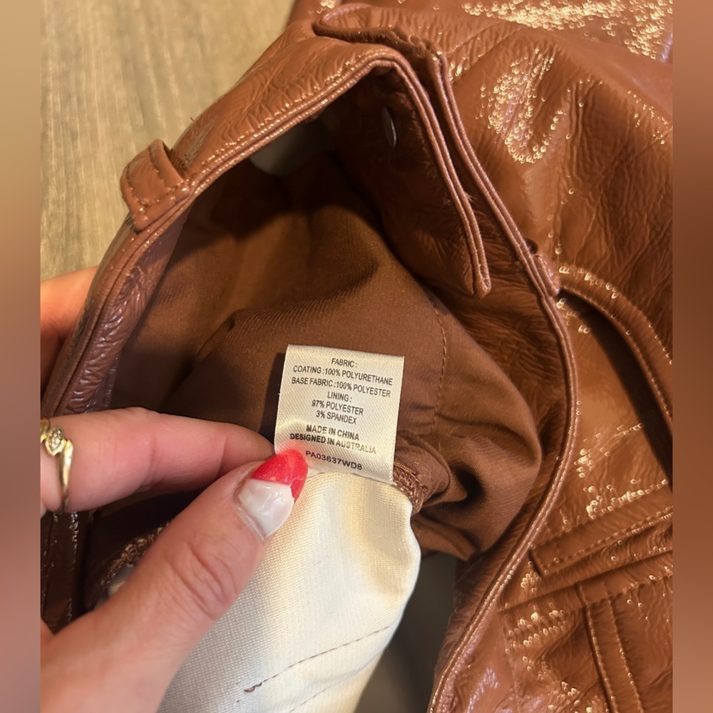 MESHKI OAKLEIGH STRAIGHT LEG PATENT PANTS SIZE XS in Wine 🍷 colour - Picture 11 of 11